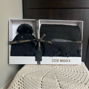 Steve Madden Black Hat, Gloves and Scarf Gift Set. New in Box